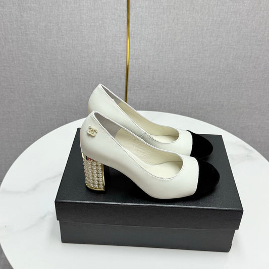 CC HIGH HEEL 25S IN WHITE LAMBSKIN AND BLACK SUEDE WITH PEARL HEEL STYLE 2 - 35