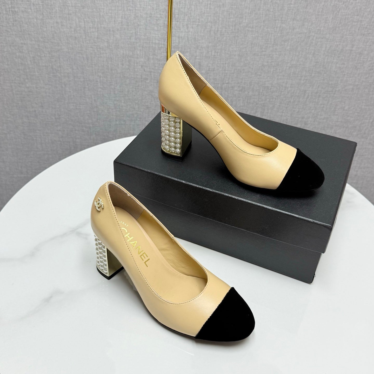 CC HIGH HEEL 25S IN BEIGE LAMBSKIN AND BLACK SUEDE WITH PEARL HEEL STYLE 1 - 35