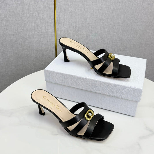 DIOR 26S 30 MONTAIGNE ТУФЛІ НА ВИСОКИХ ПІДБОРАХ З ЧОРНОЇ ТЕЛЯЧОЇ ШКІРИ ІЗ ЗОЛОТИСТОЮ ФУРНІТУРОЮ