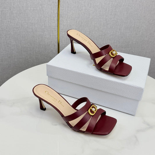 DIOR 26S 30 MONTAIGNE ТУФЛІ НА ВИСОКИХ ПІДБОРАХ З ТЕЛЯЧОЇ ШКІРИ БОРДОВОГО КОЛЬОРУ З ФУРНІТУРОЮ ЗІ ЗОЛОТА