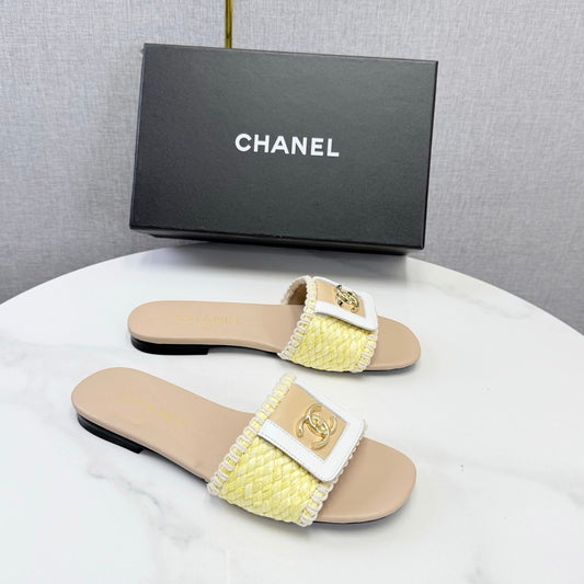 БОСОНІЖКИ CHANEL 26S З ТКАНИМИ РЕМІНЦЯМИ З ЖОВТОЇ ТА БЕЖЕВОЇ ШКІРИ ЯГНЯТИ