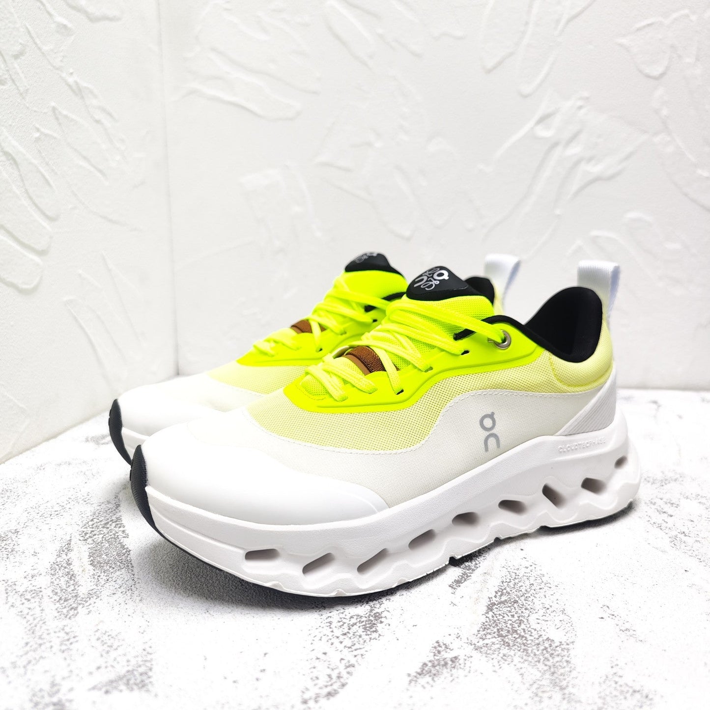 CLOUDTILT 2.0 SNEAKER NEON YELLOW MIX PALE GRAY CALFSKIN AND BREATHABLE MESH - 35