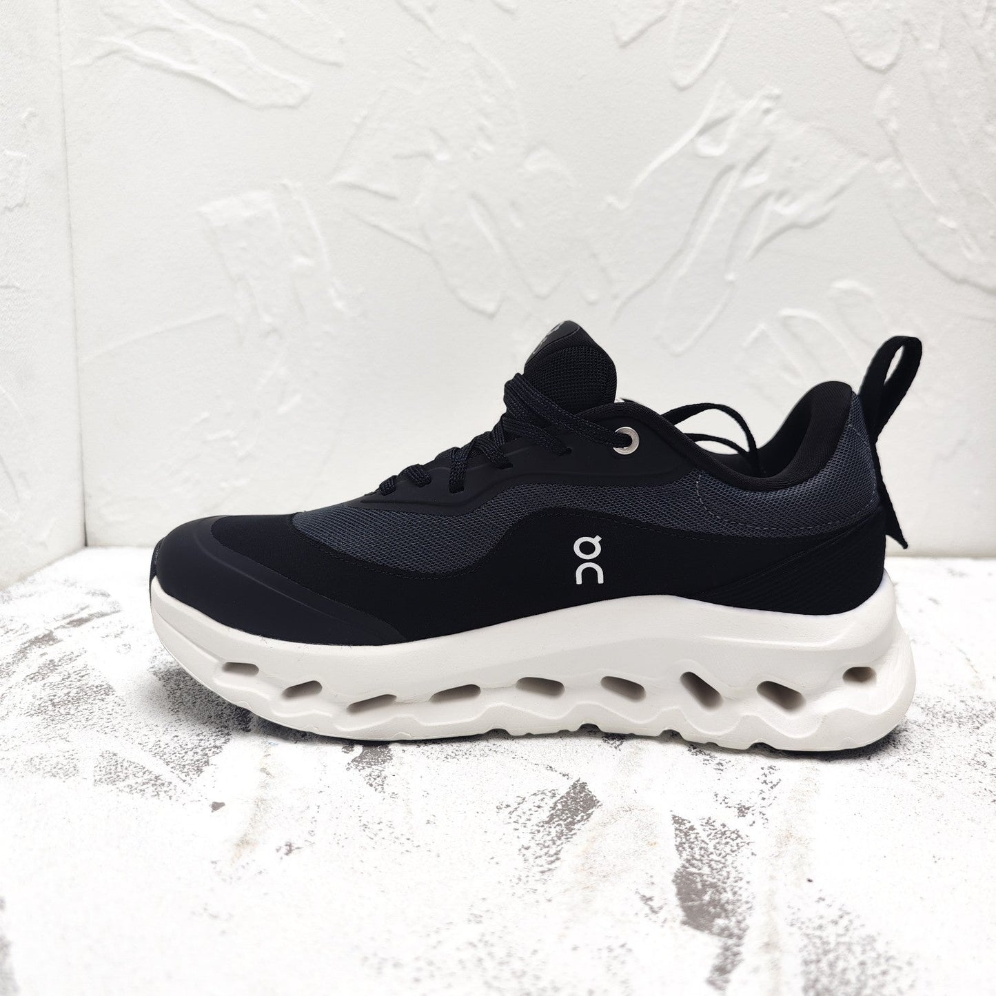 CLOUDTILT 2.0 SNEAKER IN BLACK CALFSKIN AND BREATHABLE MESH - 35
