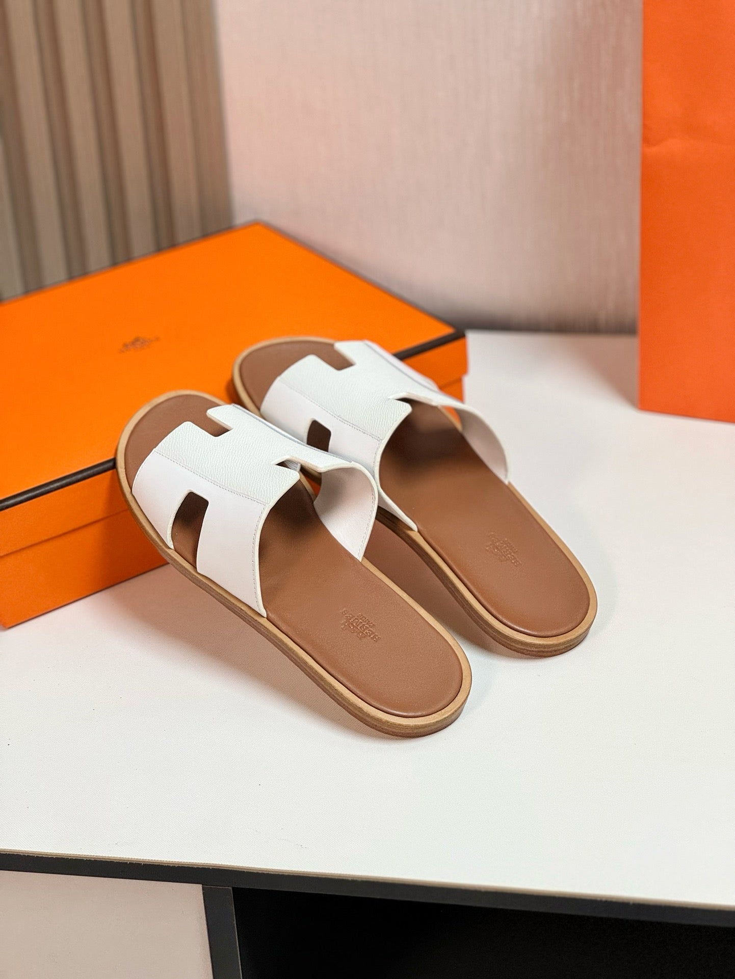 IZMIR SANDAL LIGHT BROWN MIX WHITE LAMBSKIN - 35