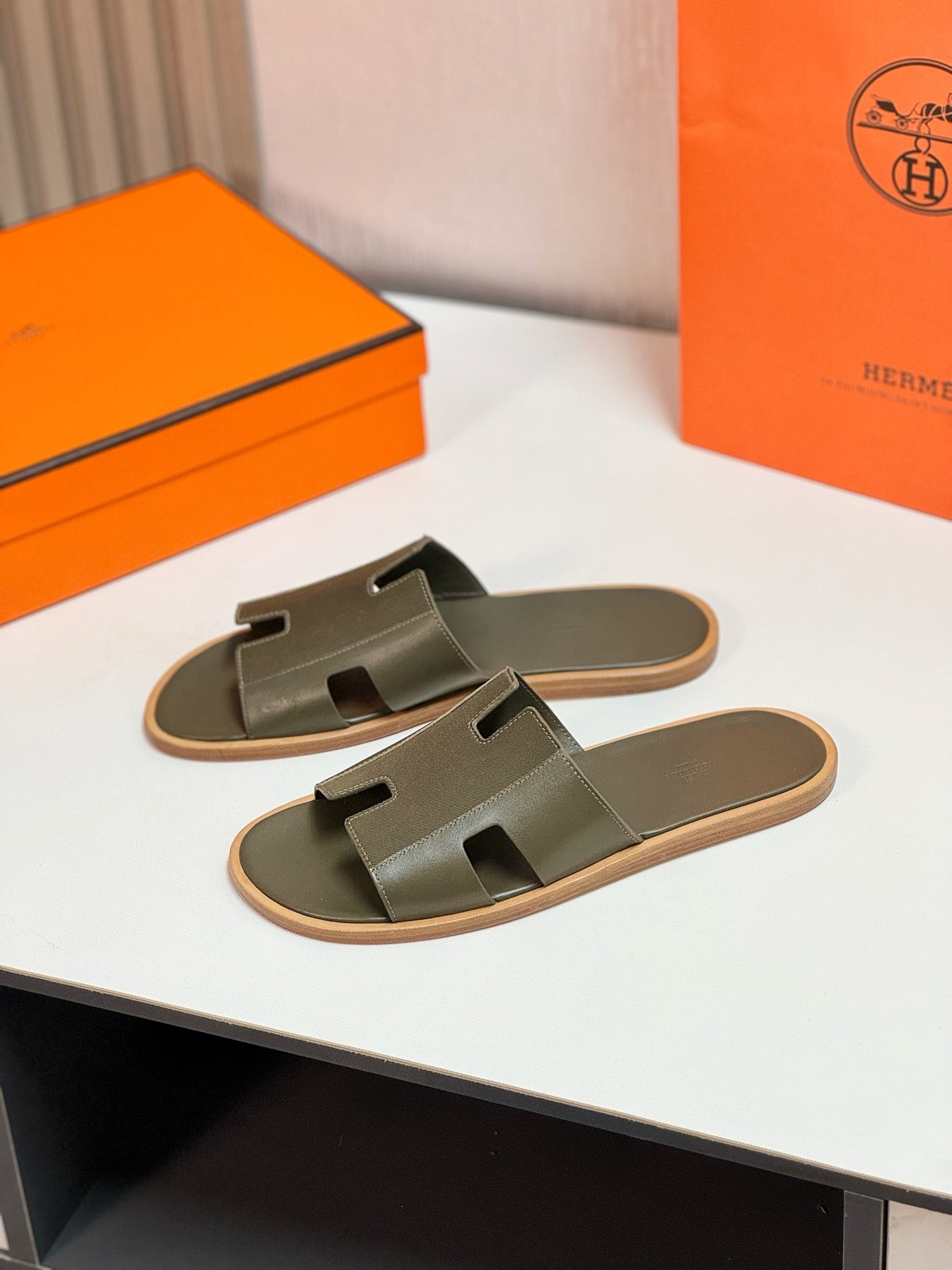 IZMIR SANDAL MOSS LAMBSKIN - 35