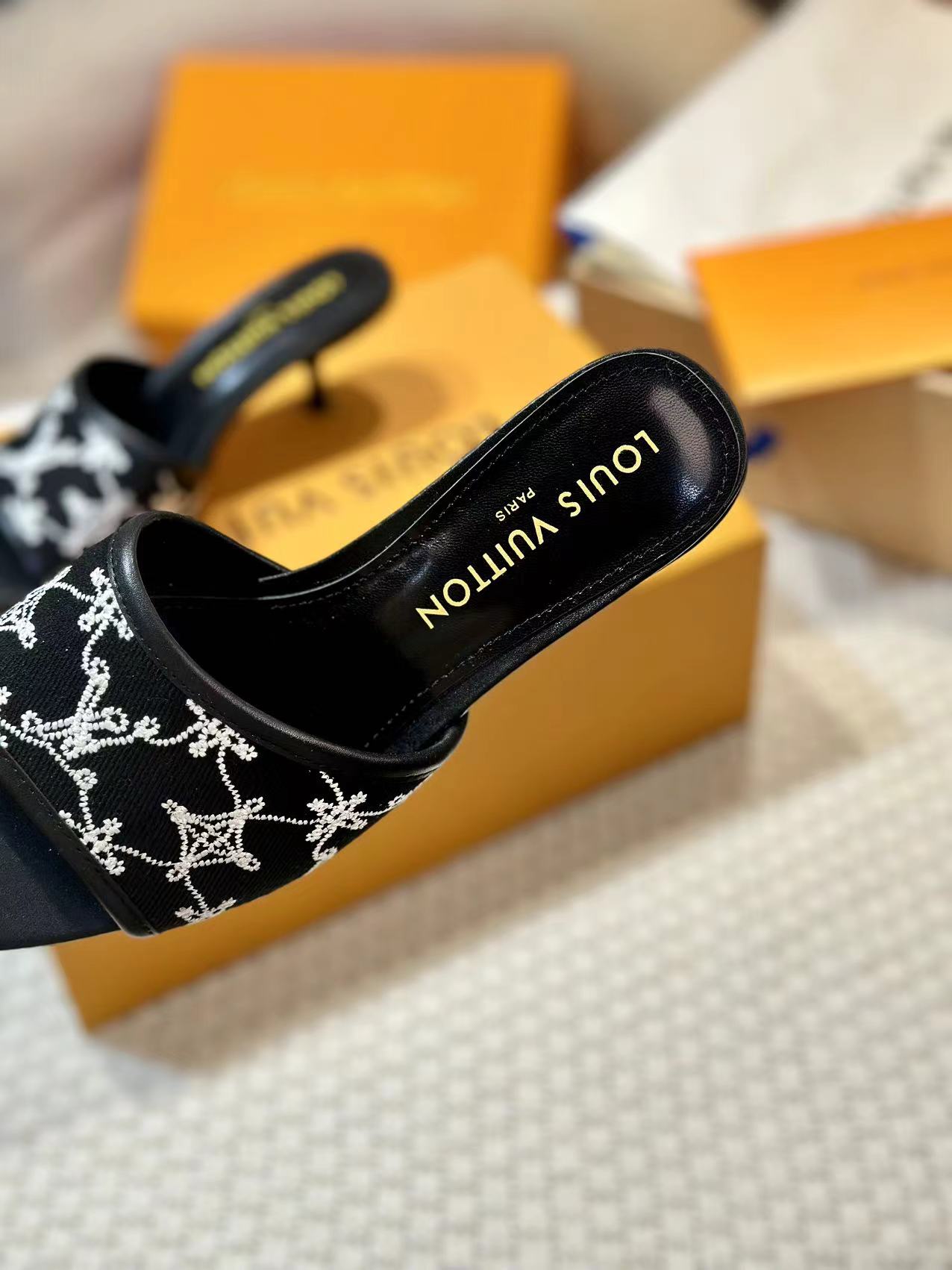 NEO REVIVAL HIGH MULE 55 MM IN BLACK EMBROIDERED FABRIC - 35