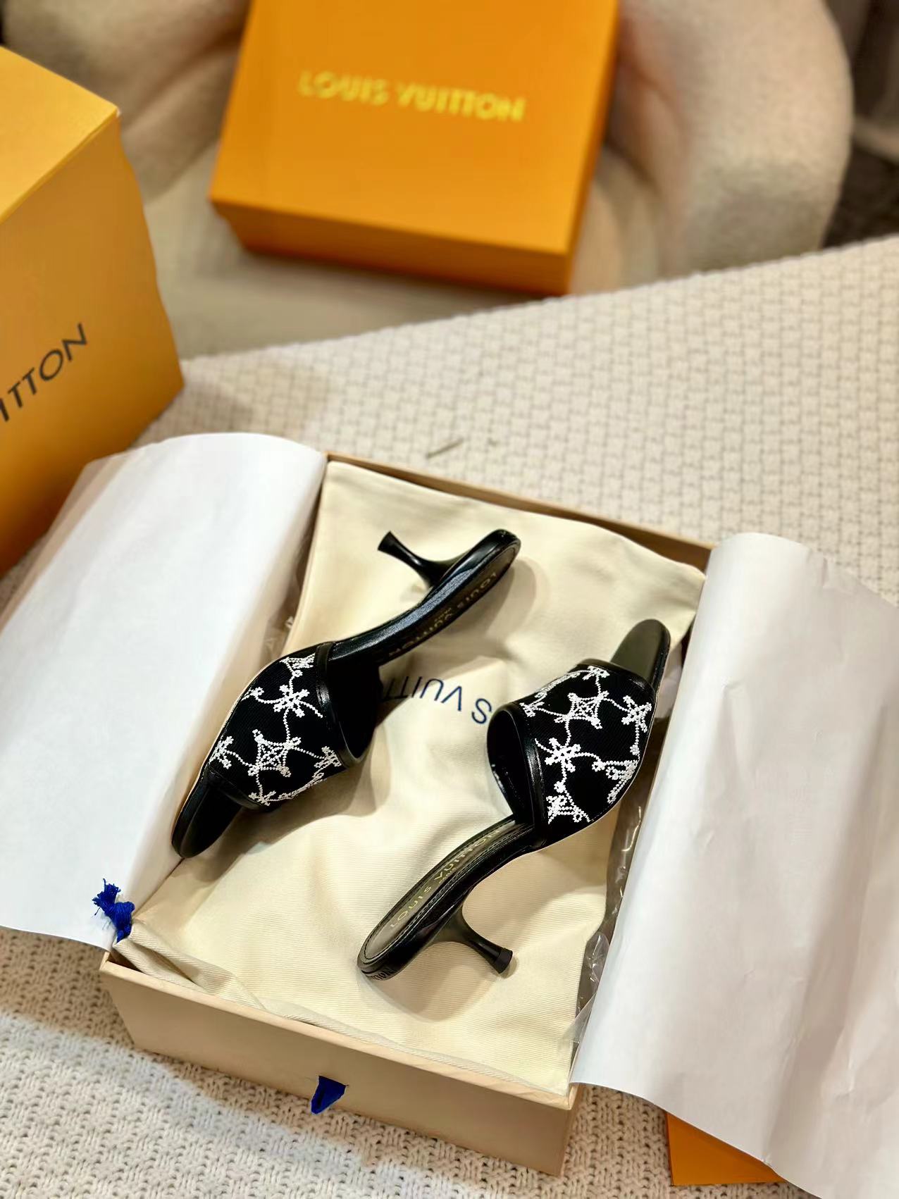 NEO REVIVAL HIGH MULE 55 MM IN BLACK EMBROIDERED FABRIC - 35