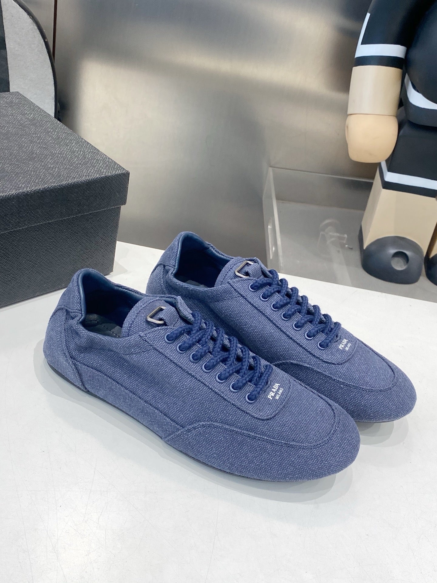 КРОСІВКИ PRADA 26S З ТЕМНО-СИНЬОЇ ТКАНИНИ