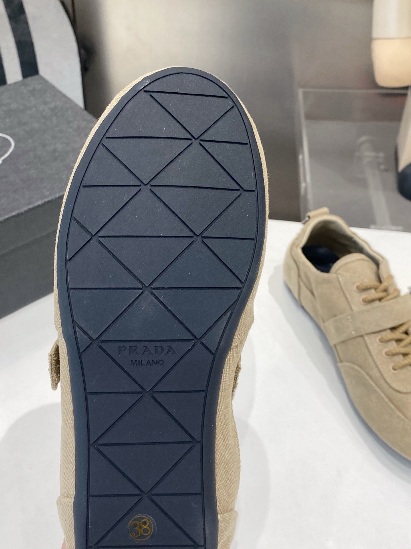 КРОСІВКИ PRADA 26S СВІТЛО-КОРИЧНЕВОГО КОЛЬОРУ З ТКАНИНИ СРІБНА ФУРНІТУРА
