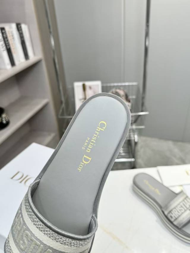 CD DWAY PLATFORM SLIDE IN GRAY AND WHITE COTTON STRIPED SOLE - 35