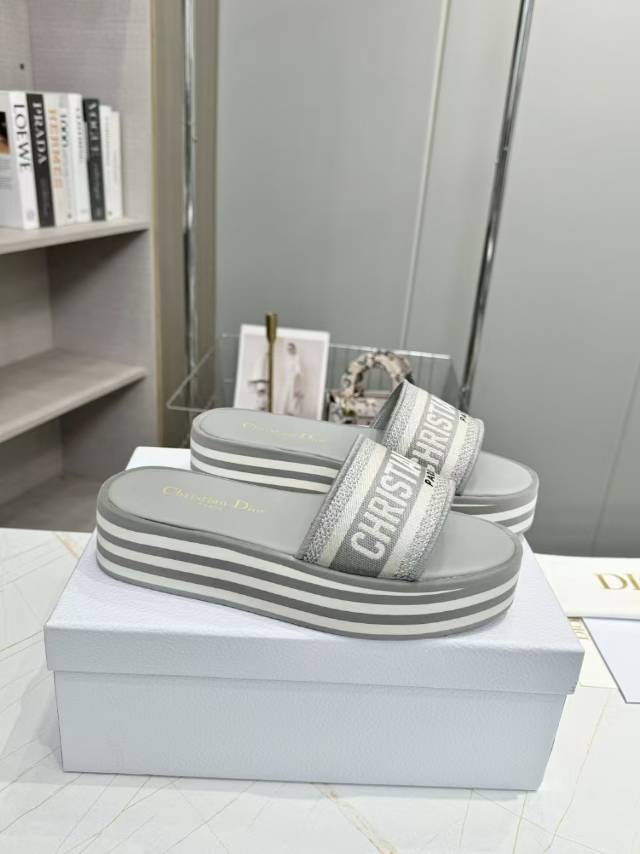 CD DWAY PLATFORM SLIDE IN GRAY AND WHITE COTTON STRIPED SOLE - 35