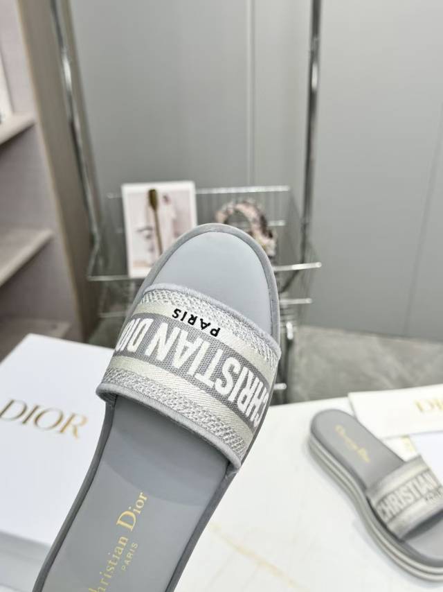 CD DWAY PLATFORM SLIDE IN GRAY AND WHITE COTTON STRIPED SOLE - 35