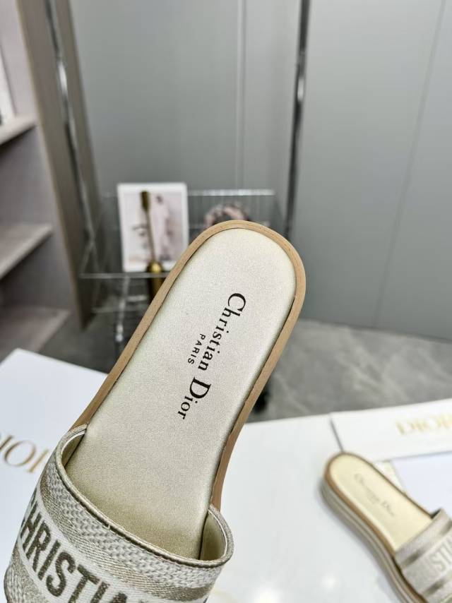 CD DWAY PLATFORM SLIDE IN SAGE GREEN AND WHITE COTTON STRIPED SOLE - 35