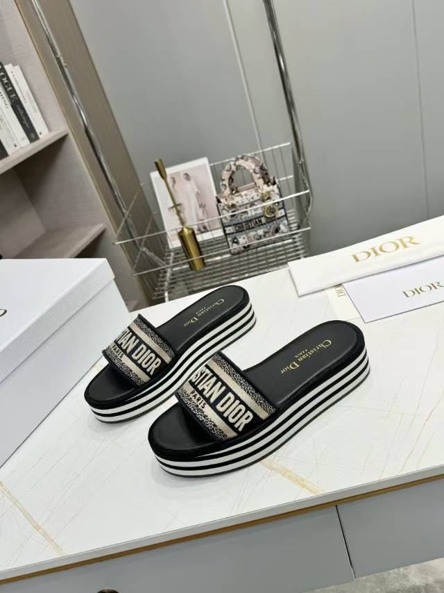 CD DWAY PLATFORM SLIDE IN BLACK AND WHITE COTTON STRIPED SOLE - 35
