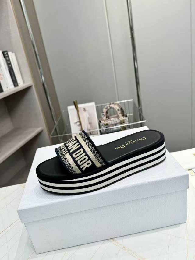 CD DWAY PLATFORM SLIDE IN BLACK AND WHITE COTTON STRIPED SOLE - 35