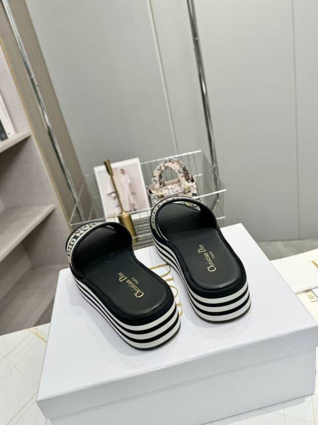 CD DWAY PLATFORM SLIDE IN BLACK AND WHITE COTTON STRIPED SOLE - 35