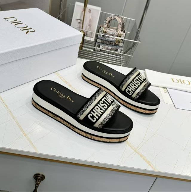 CD DWAY PLATFORM SLIDE IN BLACK AND WHITE COTTON EMBOSSED LOGO - 35