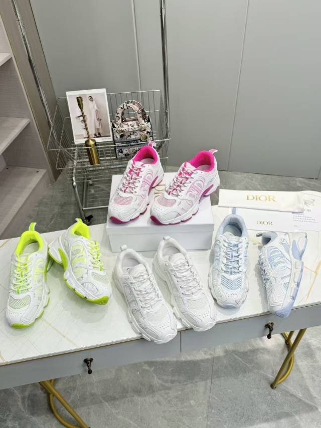 CD CHORONO SNEAKER IN WHITE AND LIGHT GREEN MESH - 35