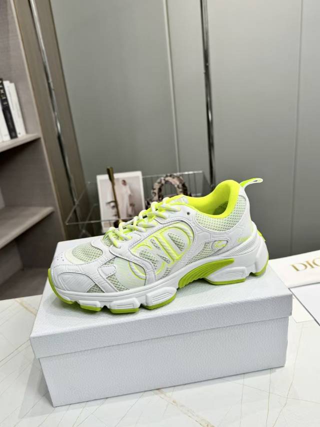 CD CHORONO SNEAKER IN WHITE AND LIGHT GREEN MESH - 35