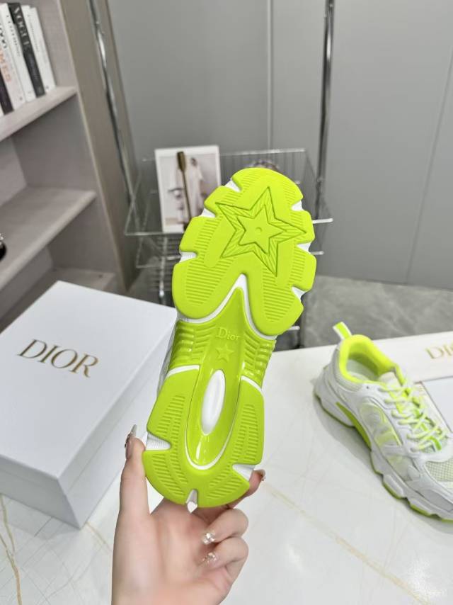 CD CHORONO SNEAKER IN WHITE AND LIGHT GREEN MESH - 35