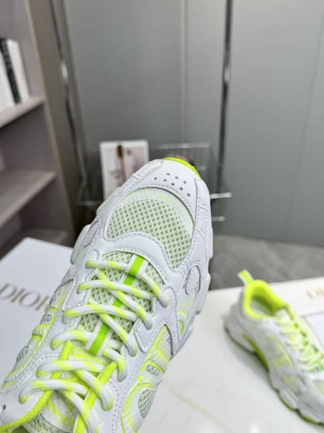 CD CHORONO SNEAKER IN WHITE AND LIGHT GREEN MESH - 35