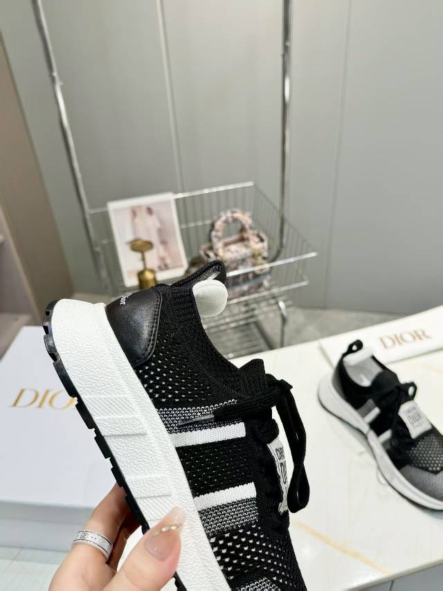 CD RUN SNEAKER 25S IN BLACK MESH FABRIC TWO-TONE SOLE - 35