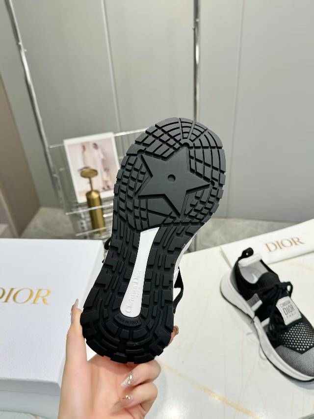 CD RUN SNEAKER 25S IN BLACK MESH FABRIC TWO-TONE SOLE - 35
