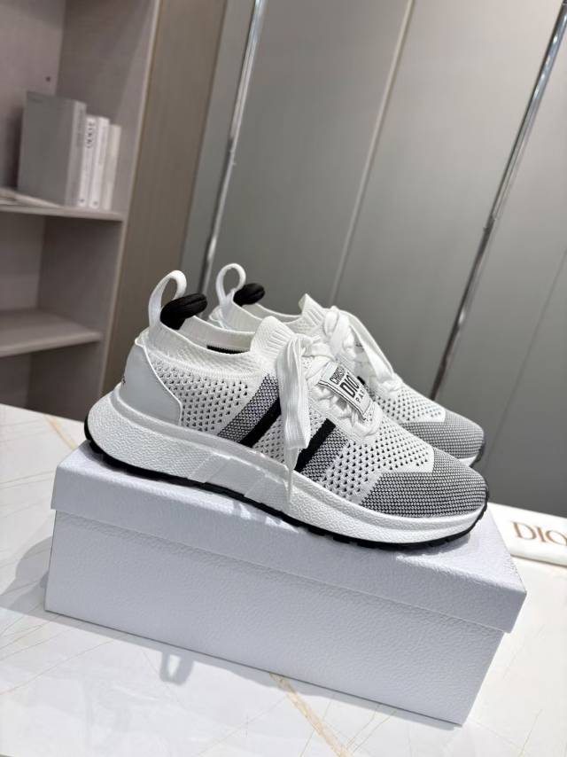 CD RUN SNEAKER 25S IN BLACK AND WHITE MESH FABRIC TWO-TONE SOLE - 35