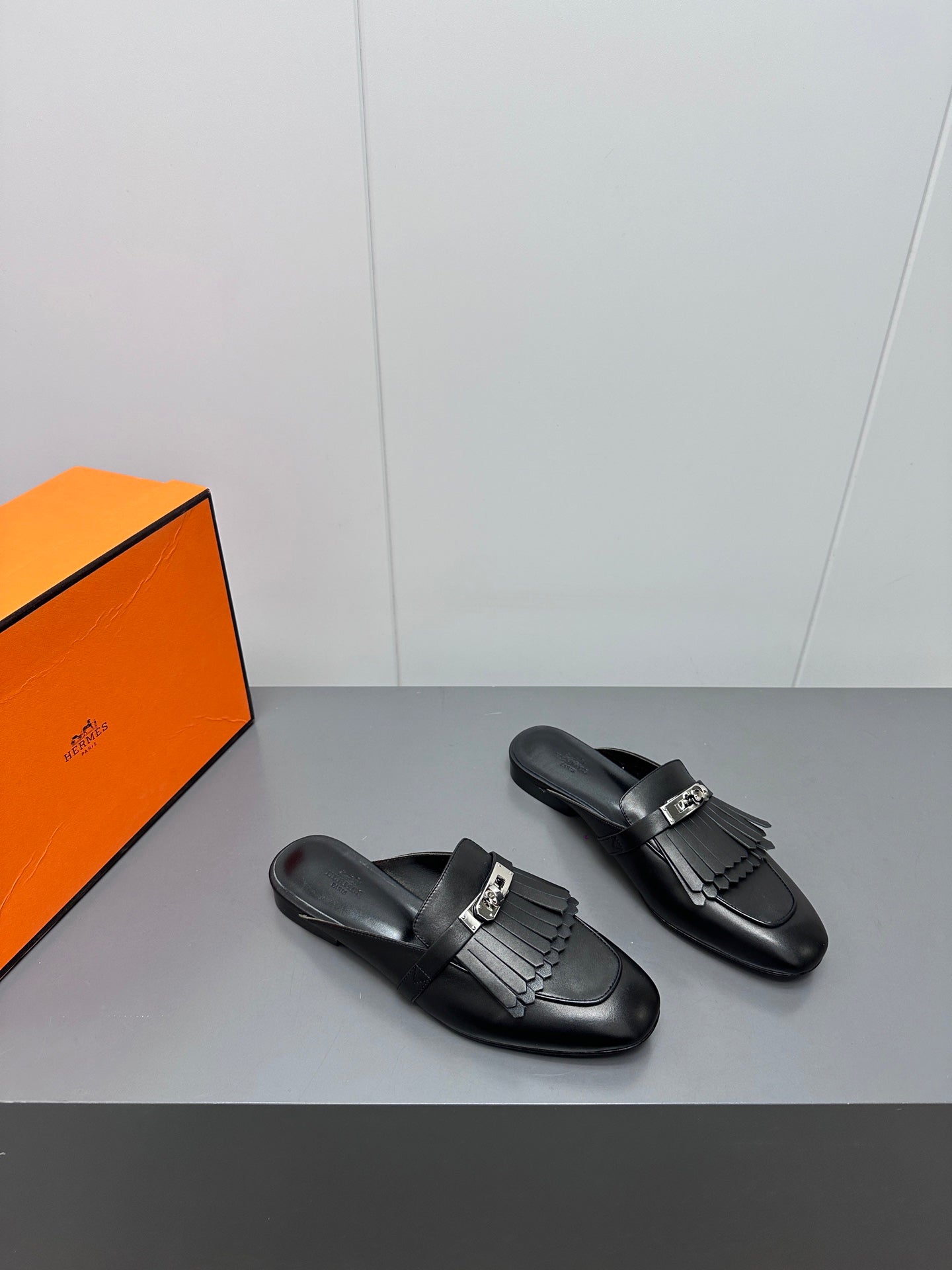 0Z MULE IN BLACK LAMBSKIN WITH FRINGE DETAIL - 35