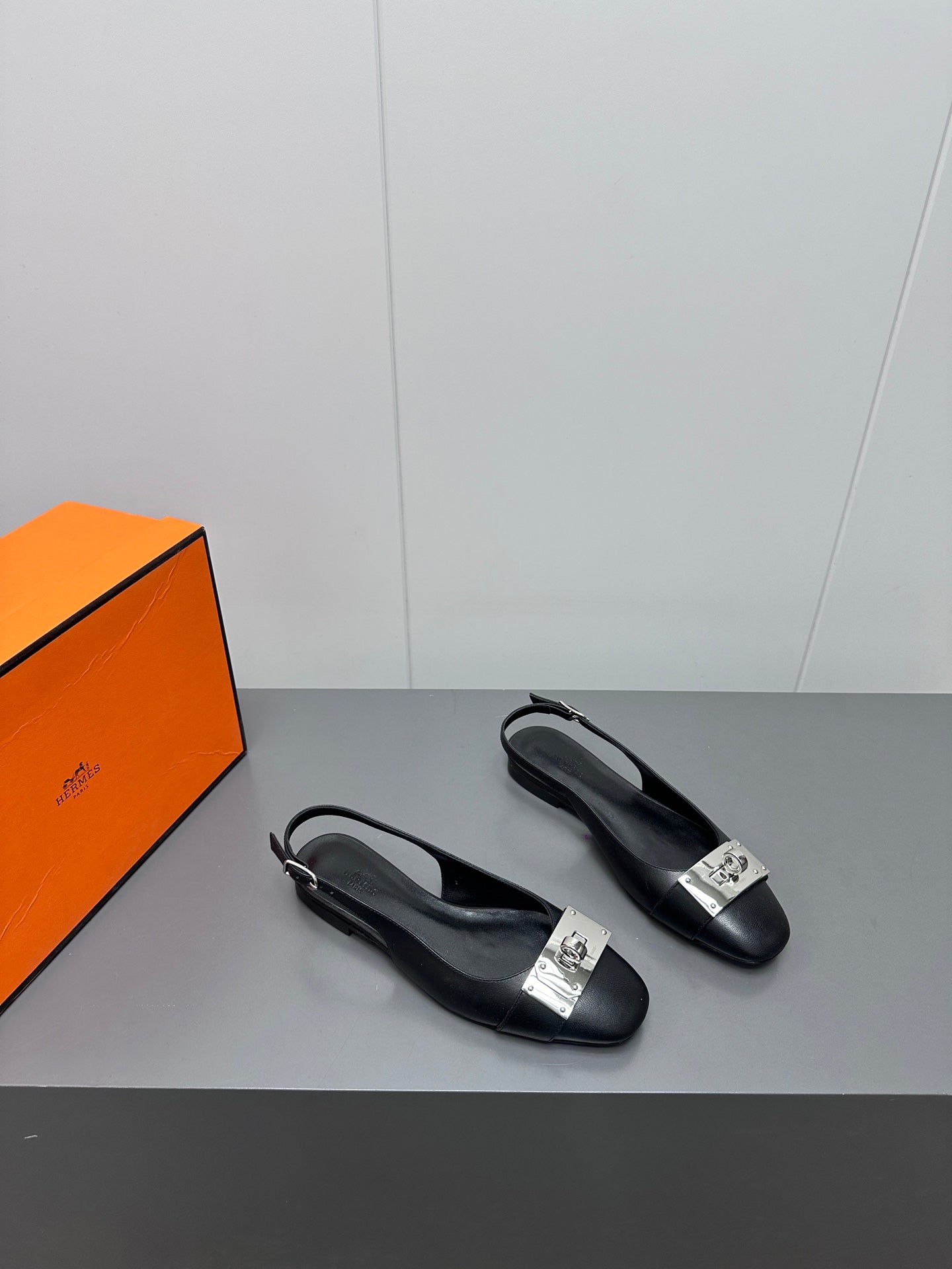 INNOCENTE SLINGBACK IN BLACK CALFSKIN - 35