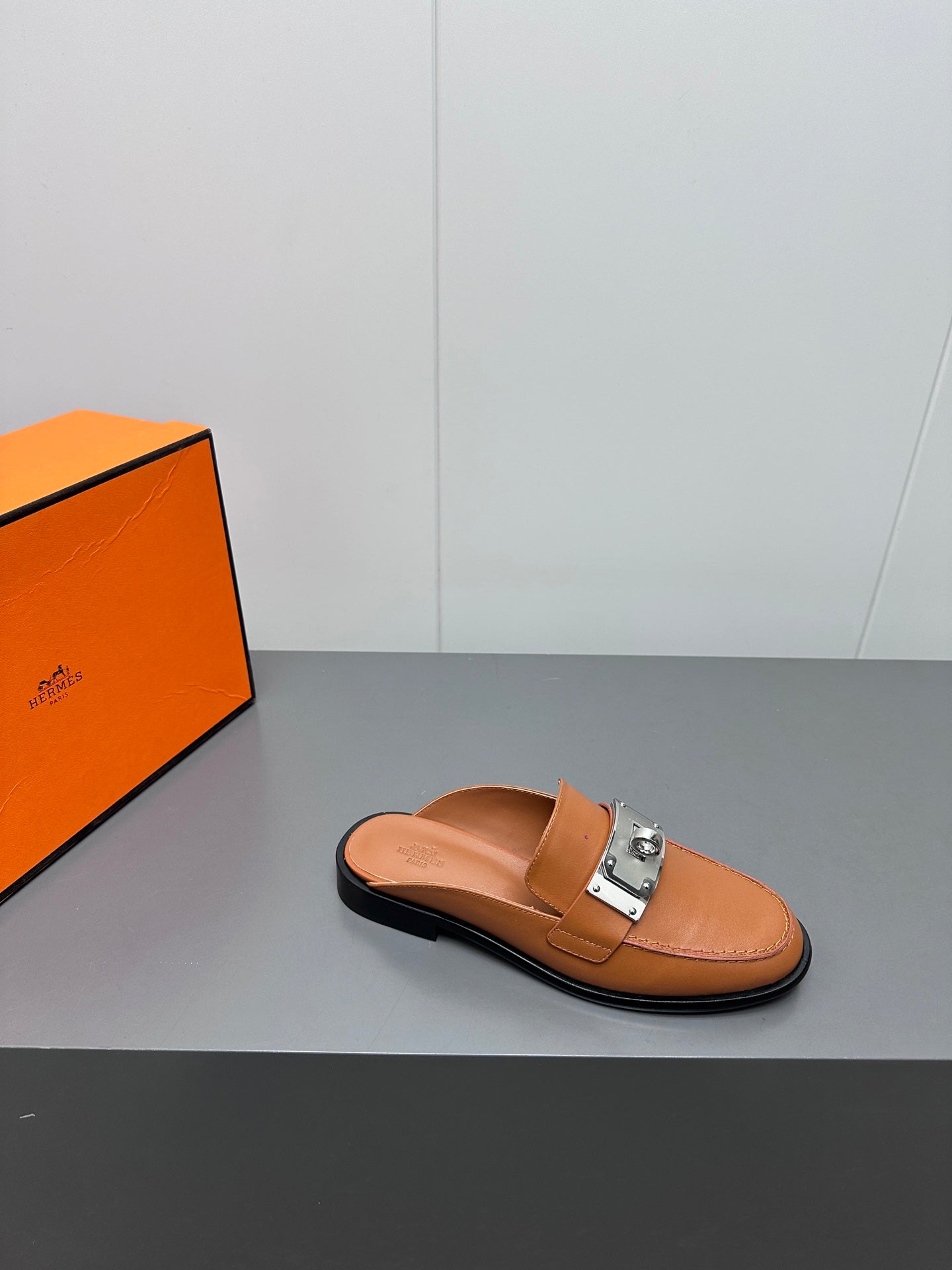 0Z MULE IN BRONZE BROWN LAMBSKIN - 35