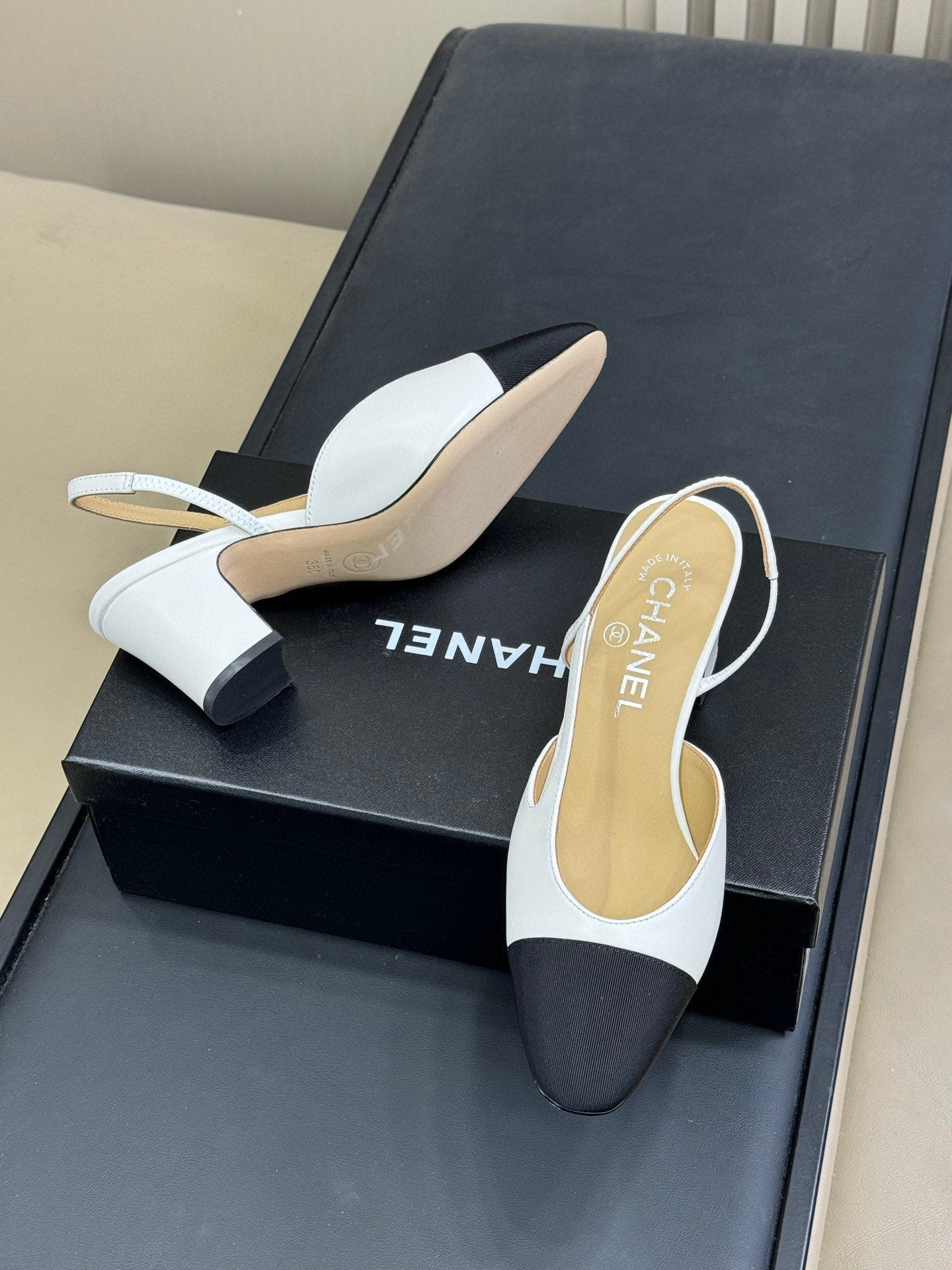 CC SLINGBACK 25S IN WHITE LAMBSKIN MIX BLACK FABRIC - 35 / 20mm