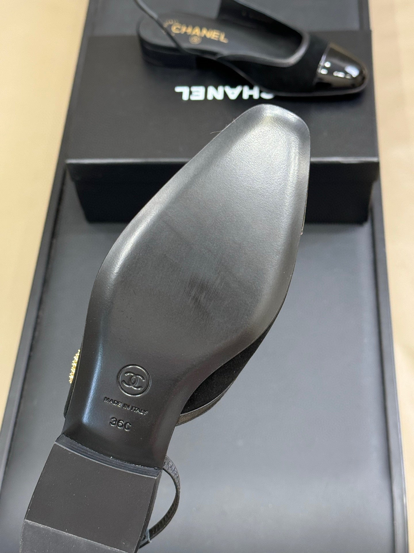 CC SLINGBACK 25S IN BLACK SUEDE AND GLOSSY LEATHER WITH LOGO - 35