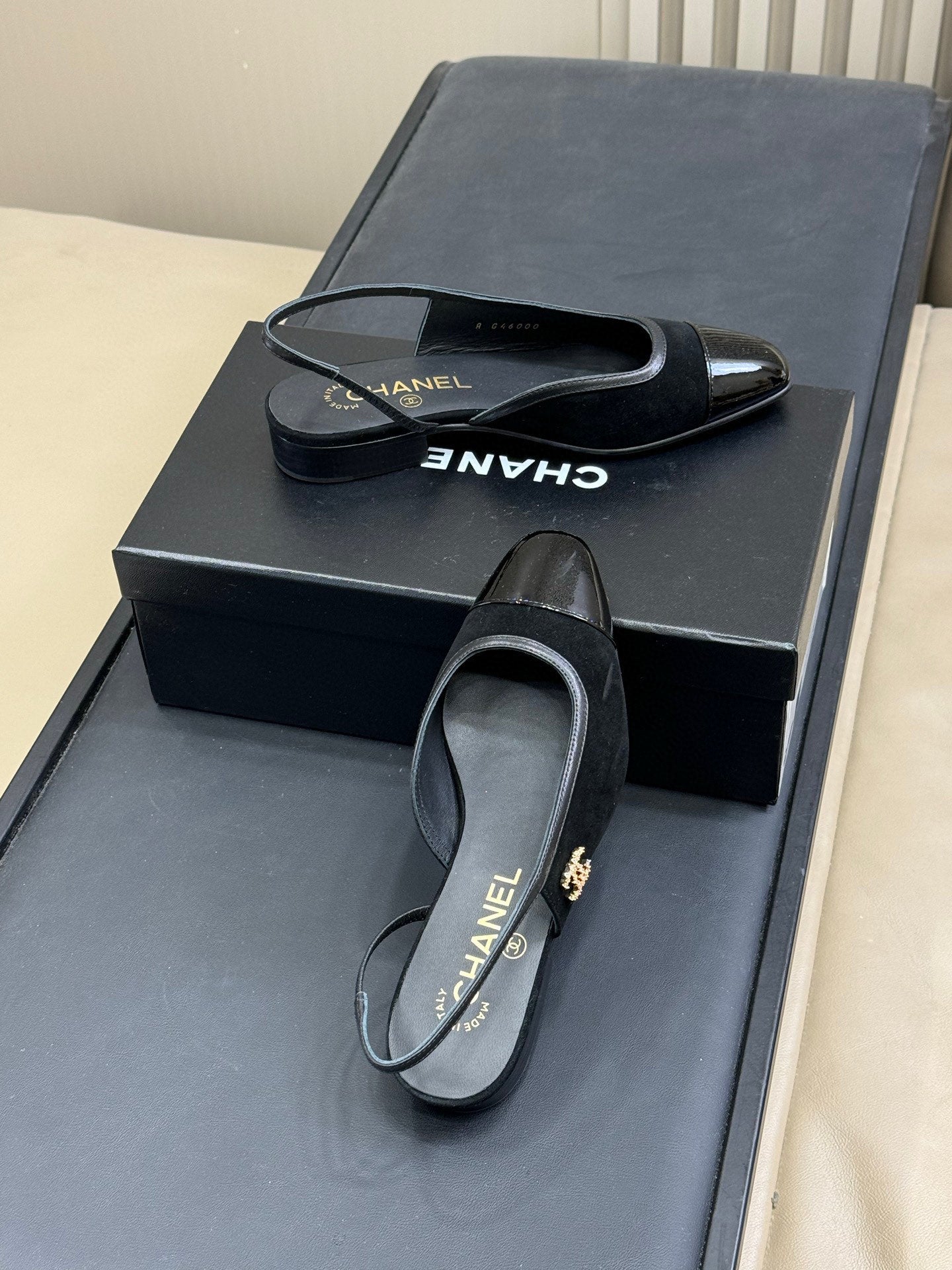 CC SLINGBACK 25S IN BLACK SUEDE AND GLOSSY LEATHER WITH LOGO - 35