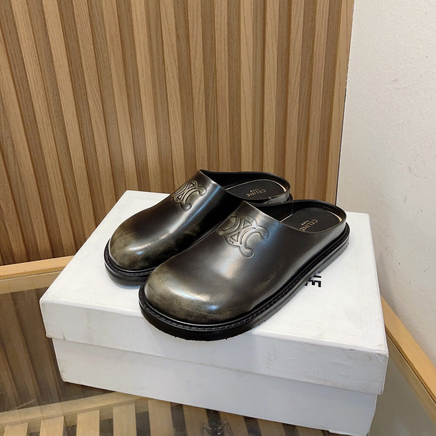 SUPER POPULAR SLIPPER WITH CLASSIC LOGO CROW BLACK - 35