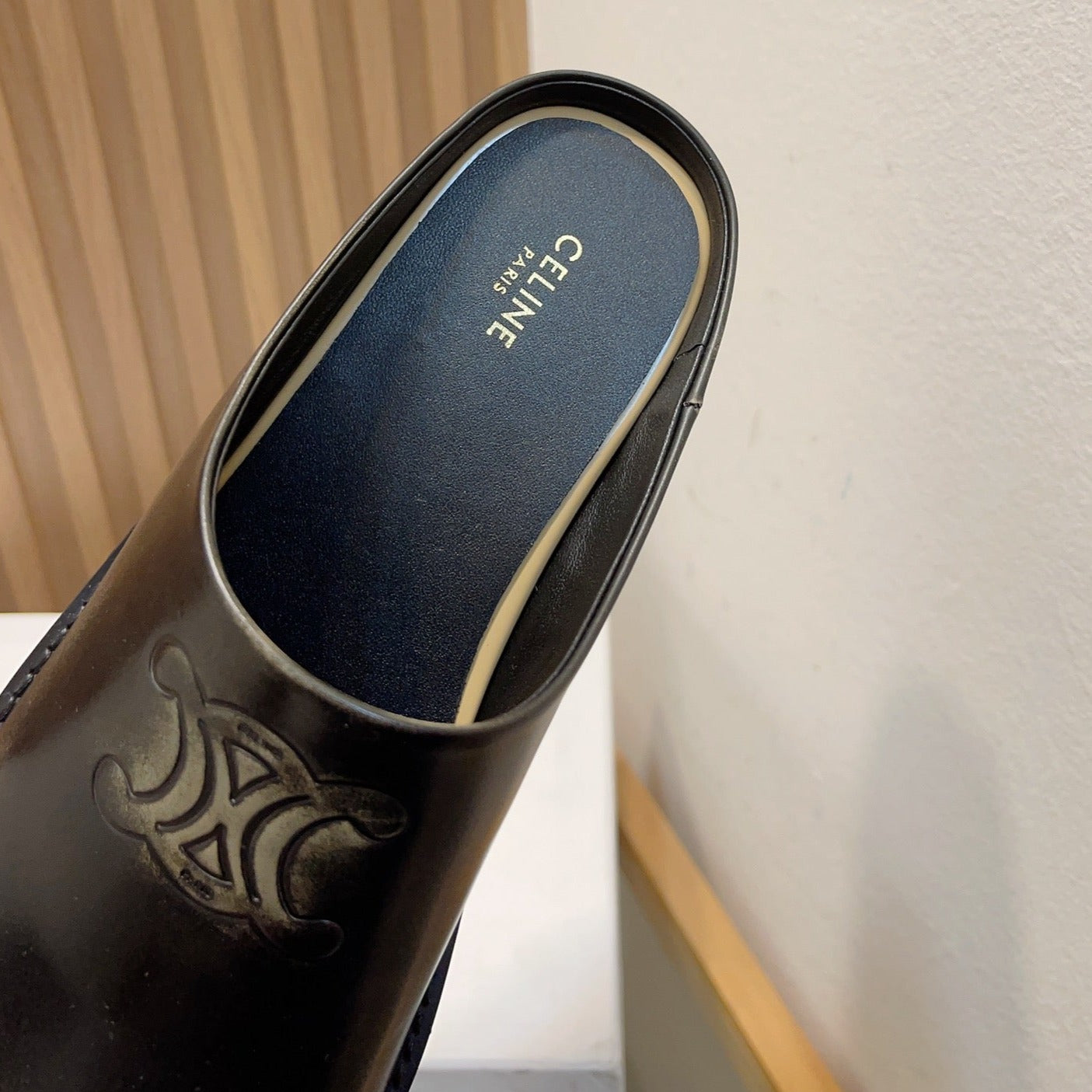 SUPER POPULAR SLIPPER WITH CLASSIC LOGO CROW BLACK - 35