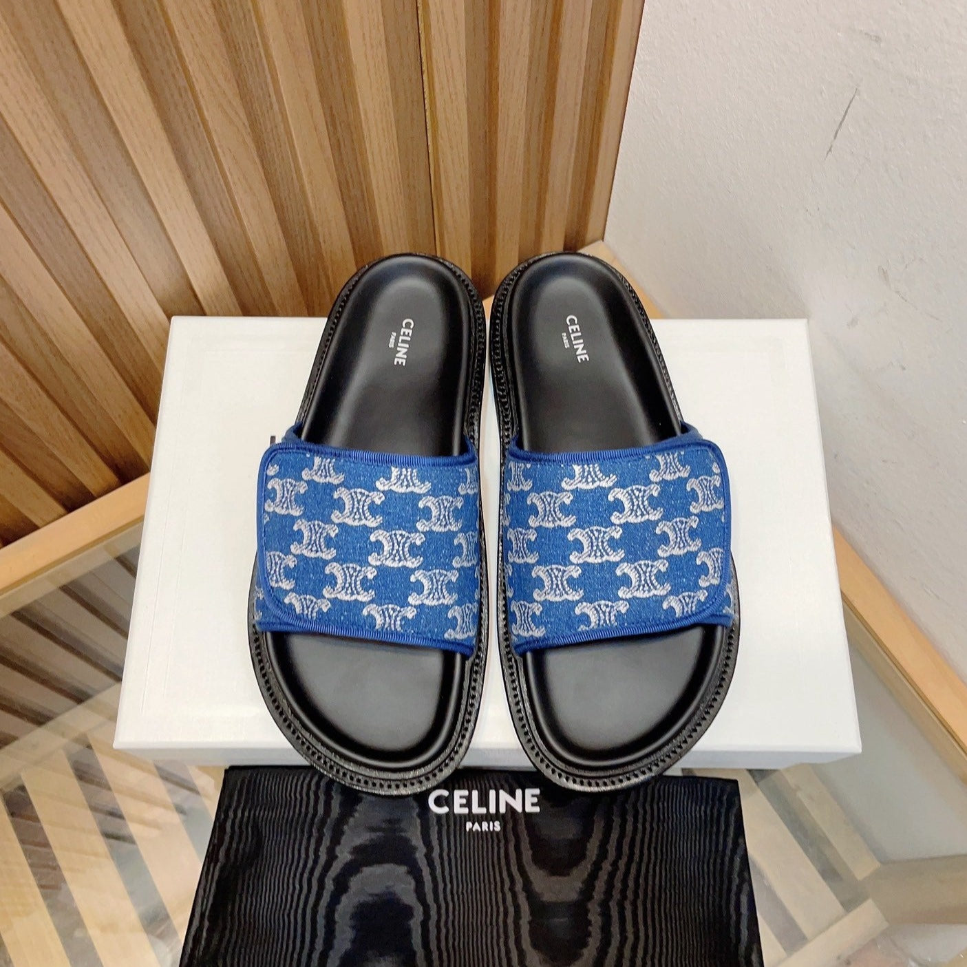 super hot pair of sandals Cobalt Blue Black - 35