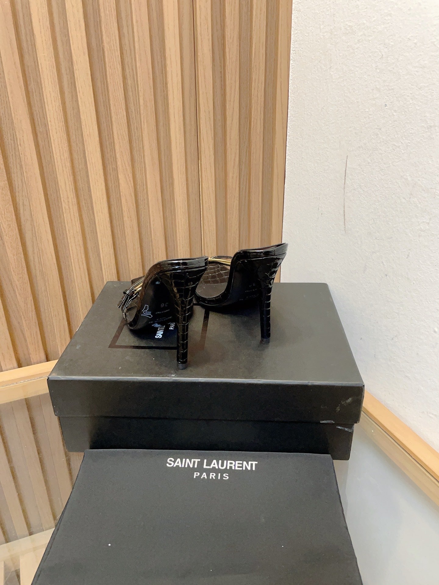 SL SQUARE TOED NUIT PUMPS BLACK CALFSKIN - 35