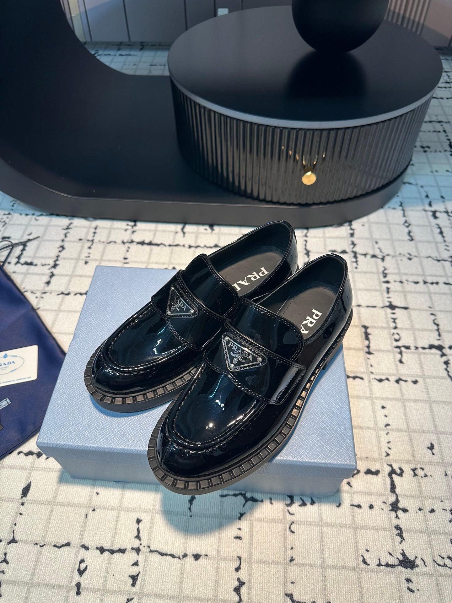 PRA SCHOCOLATE BRUSHED LOAFERS GLOSSY BLACK CALFSKIN - 34