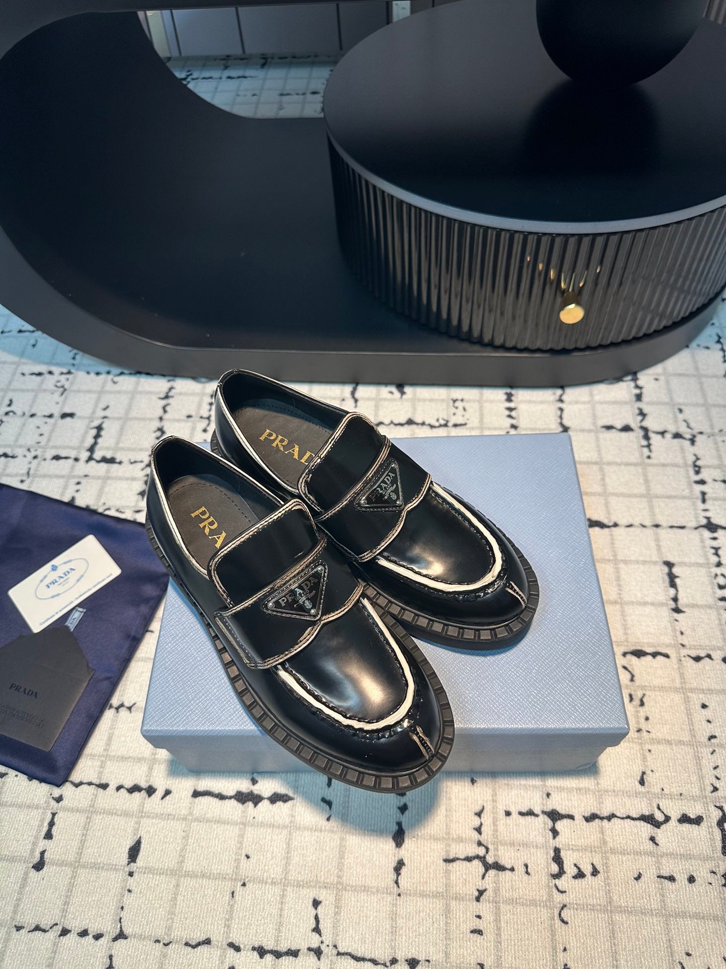 PRA SCHOCOLATE BRUSHED LOAFERS BLACK AND WHITE BORDER CALFSKIN - 34
