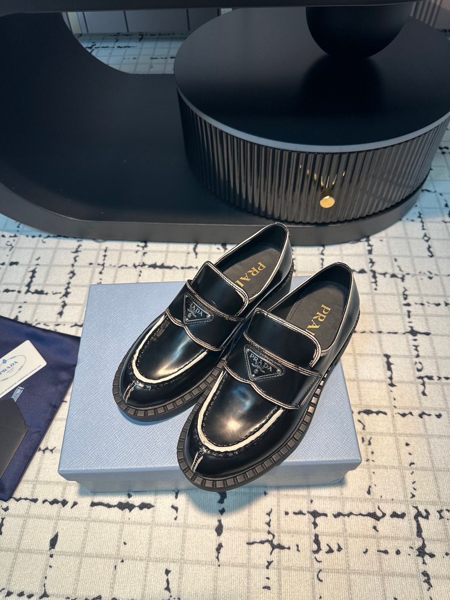 PRA SCHOCOLATE BRUSHED LOAFERS BLACK AND WHITE BORDER CALFSKIN - 34