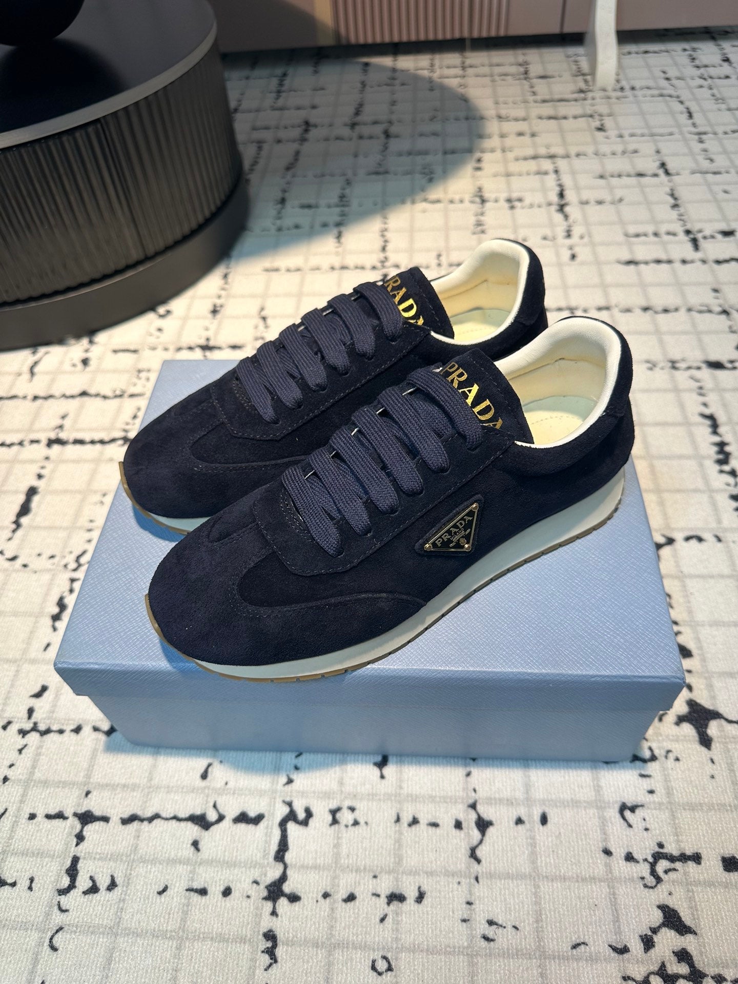 PRA TRIANGLE LOGO SNEAKERS DARK BLUE SUEDE - 35