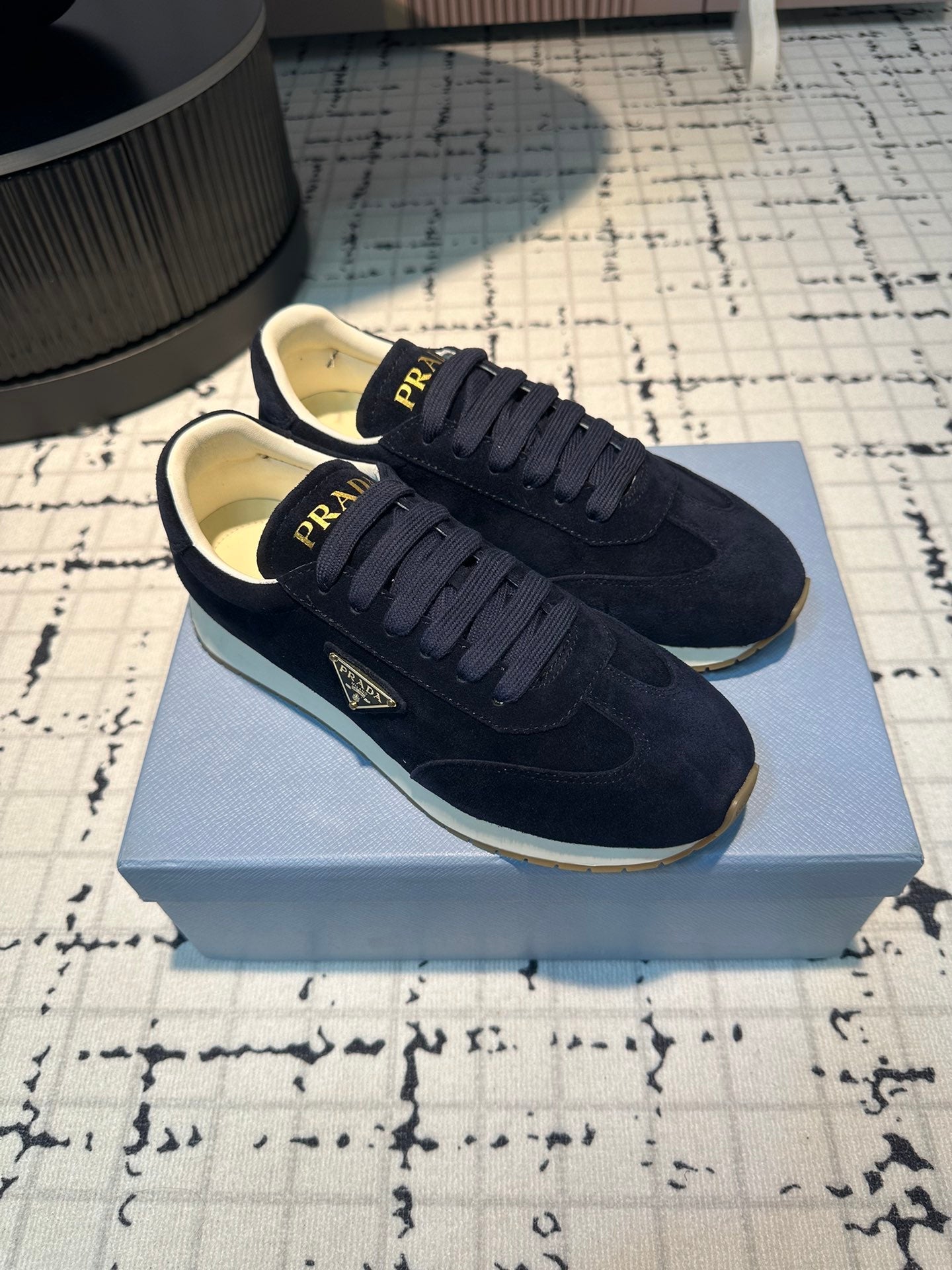 PRA TRIANGLE LOGO SNEAKERS DARK BLUE SUEDE - 35