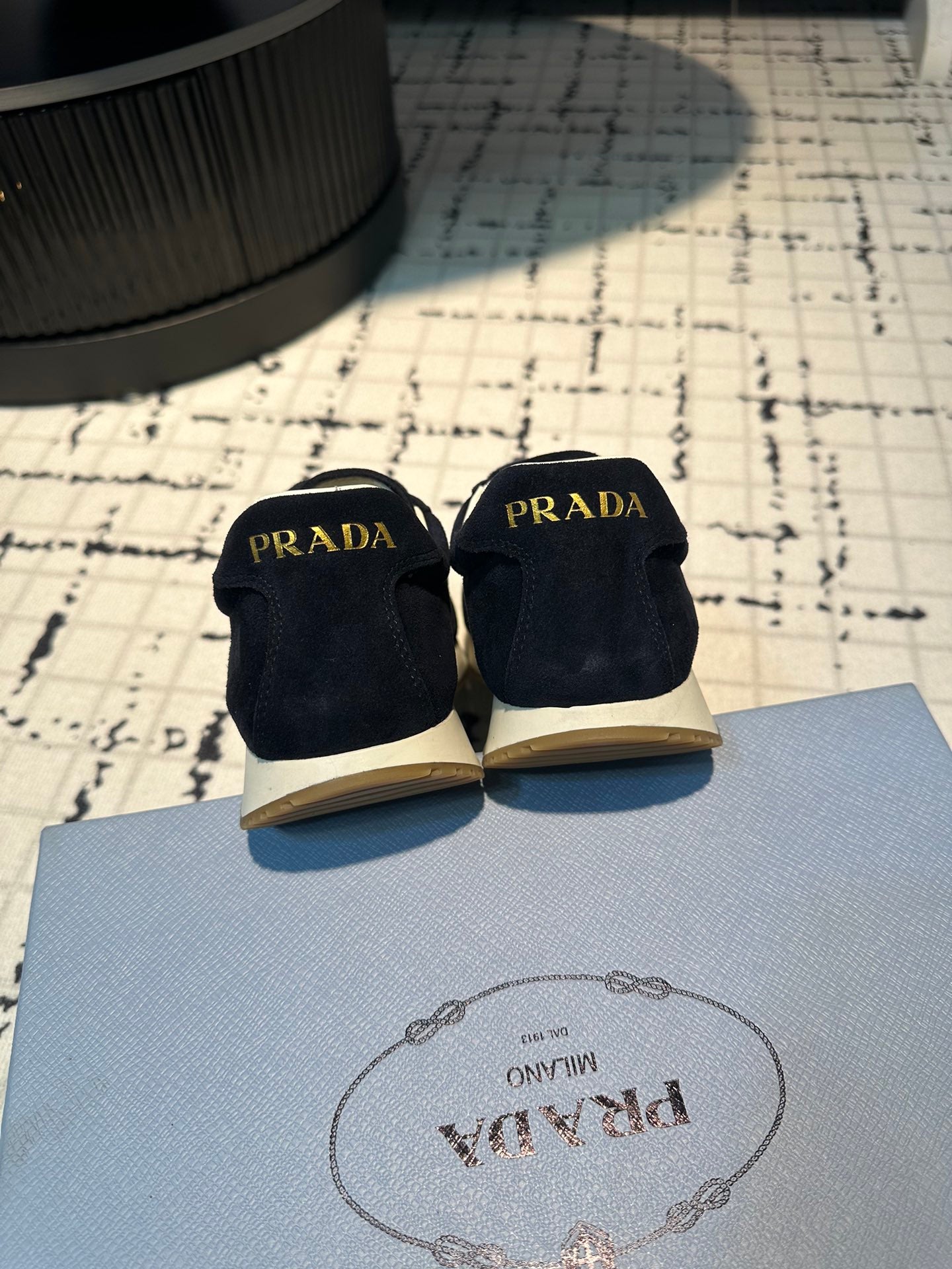 PRA TRIANGLE LOGO SNEAKERS DARK BLUE SUEDE - 35