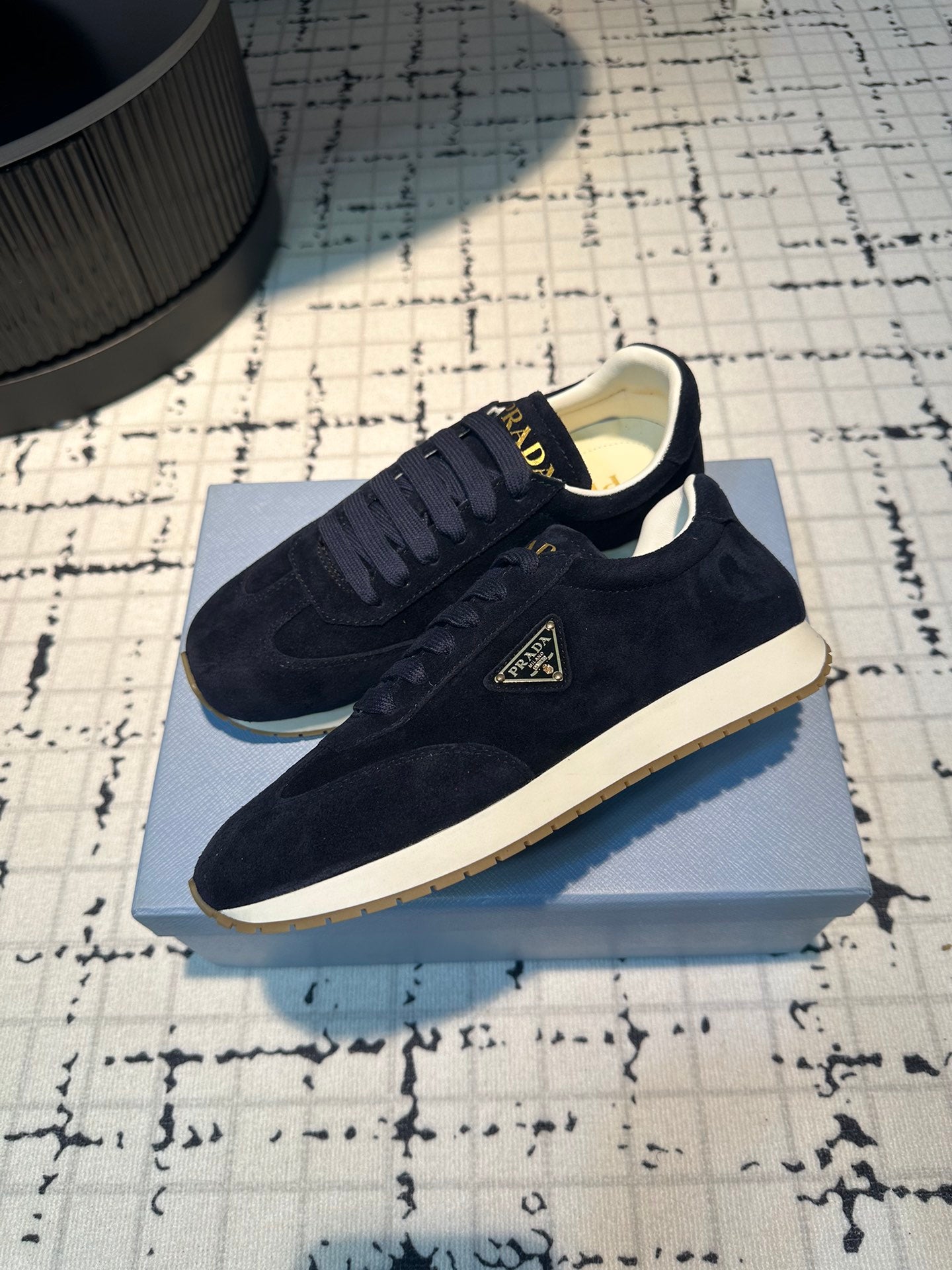 PRA TRIANGLE LOGO SNEAKERS DARK BLUE SUEDE - 35