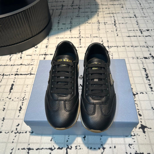 PRA TRIANGLE LOGO SNEAKERS BLACK CALFSKIN - 35