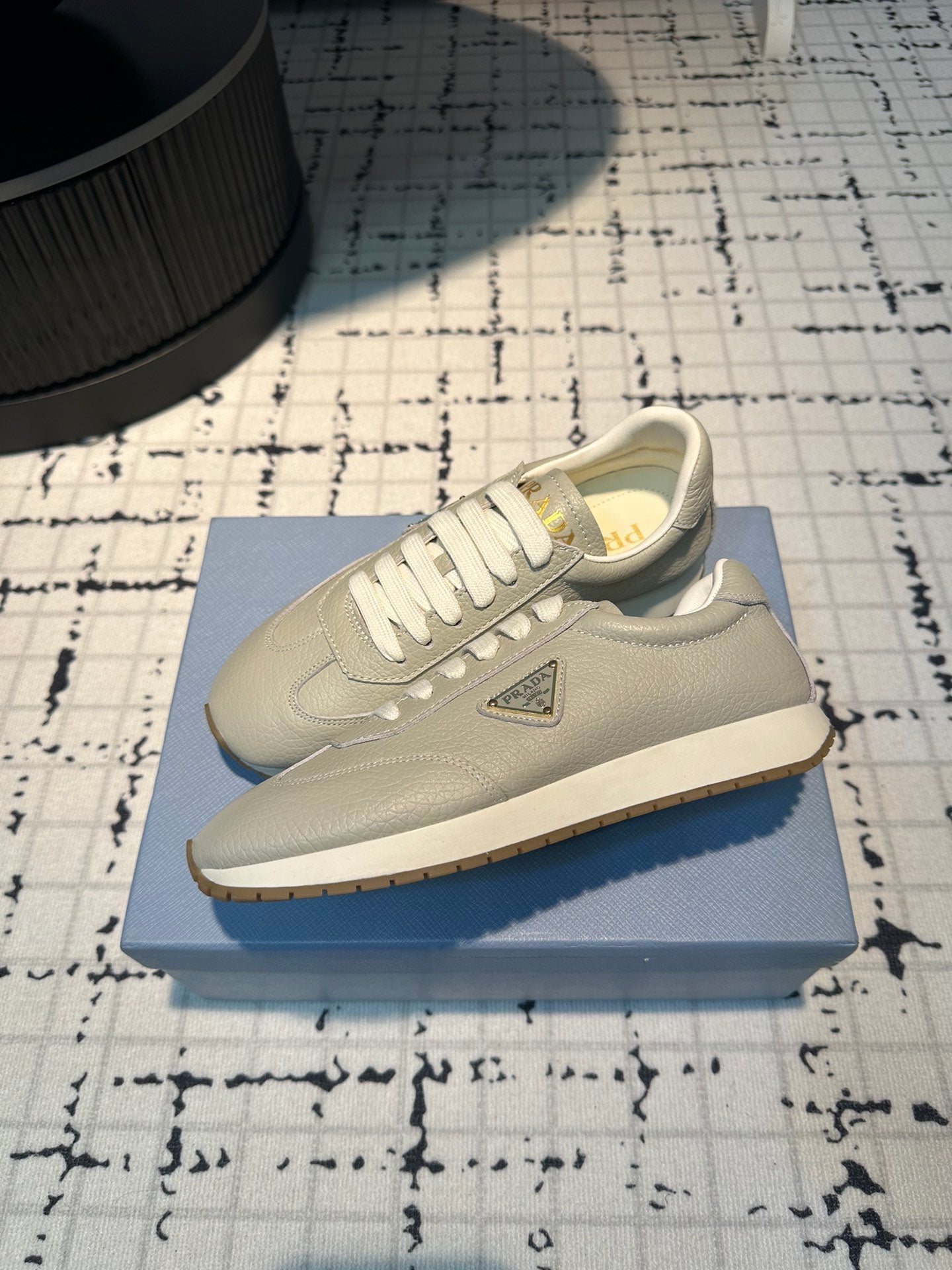 PRA TRIANGLE LOGO SNEAKERS LIGHT GRAY CALFSKIN - 35
