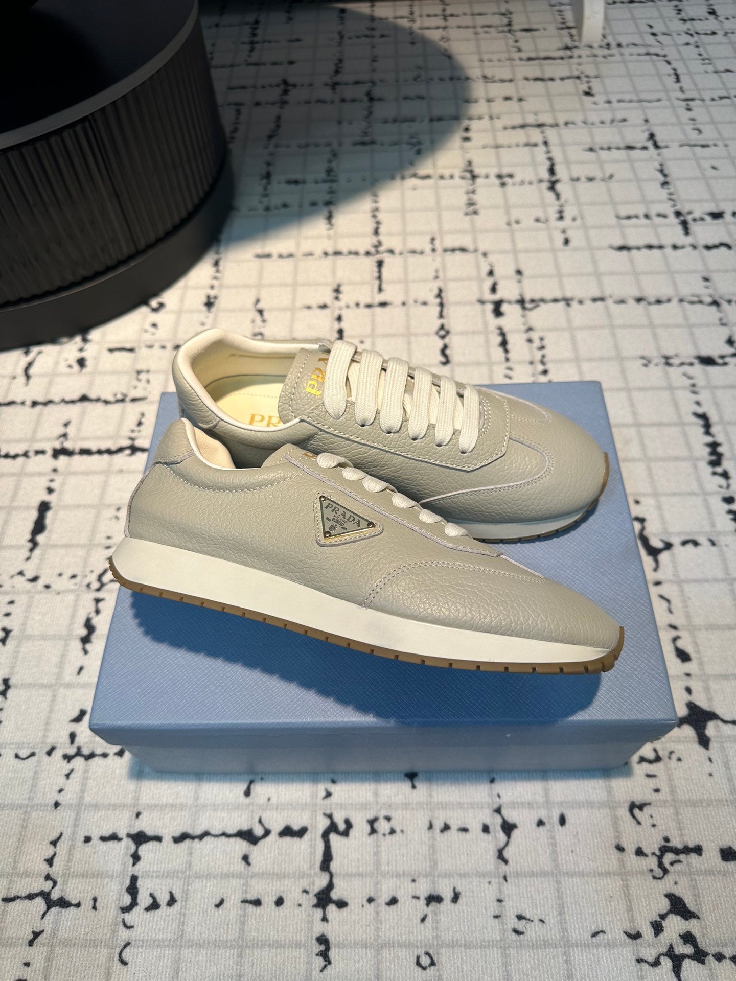 PRA TRIANGLE LOGO SNEAKERS LIGHT GRAY CALFSKIN - 35
