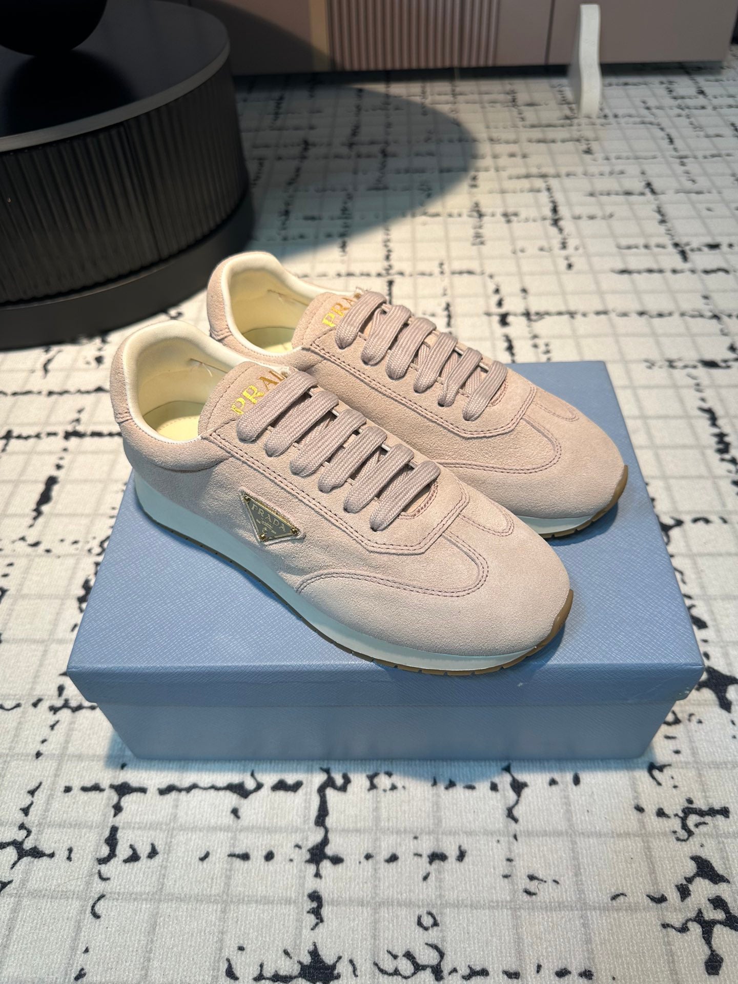 PRA TRIANGLE LOGO SNEAKERS PASTEL PINK SUEDE - 35