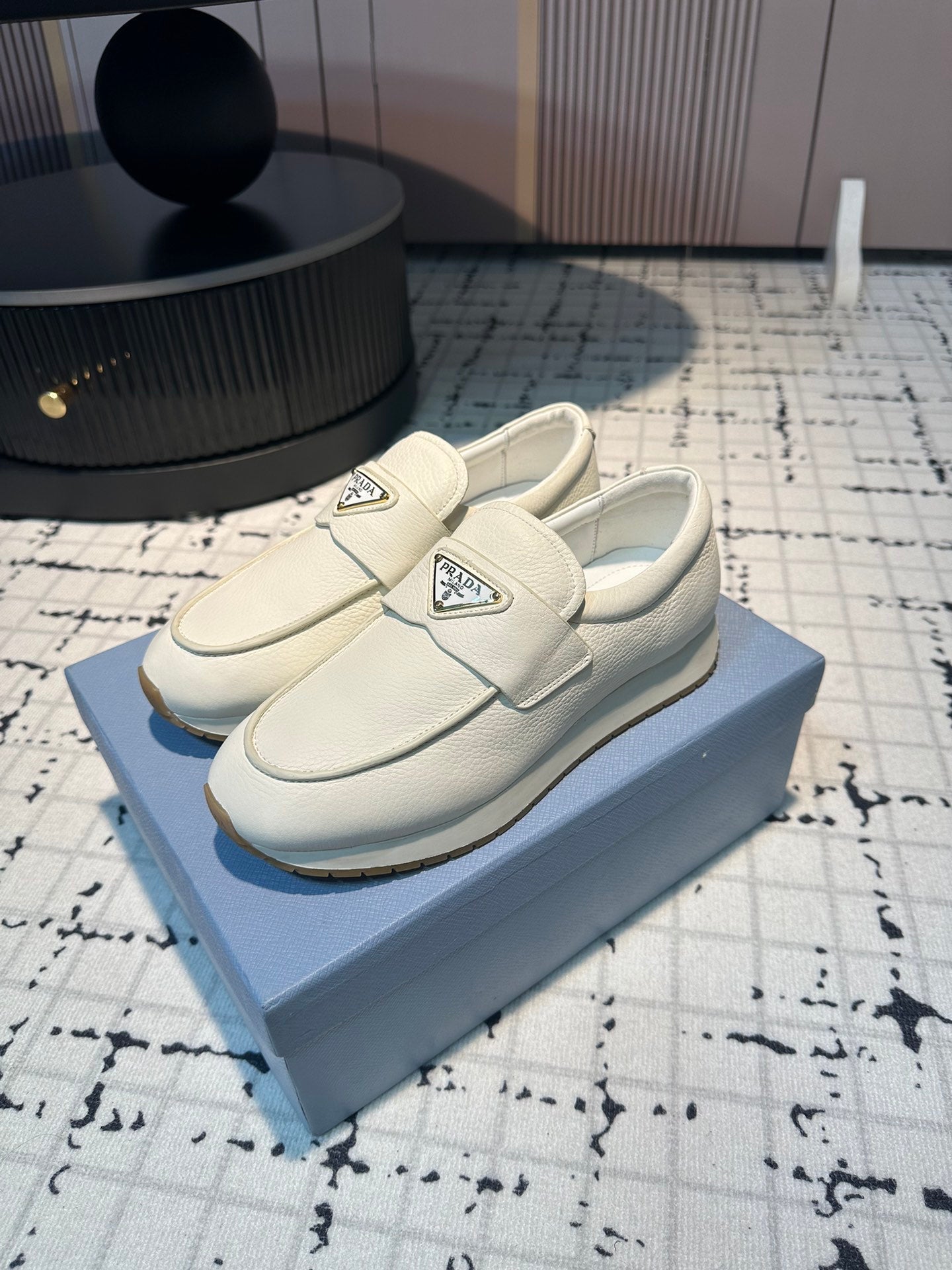 PRA SPORTY STYLE LOAFERS WHITE CALFSKIN - 35
